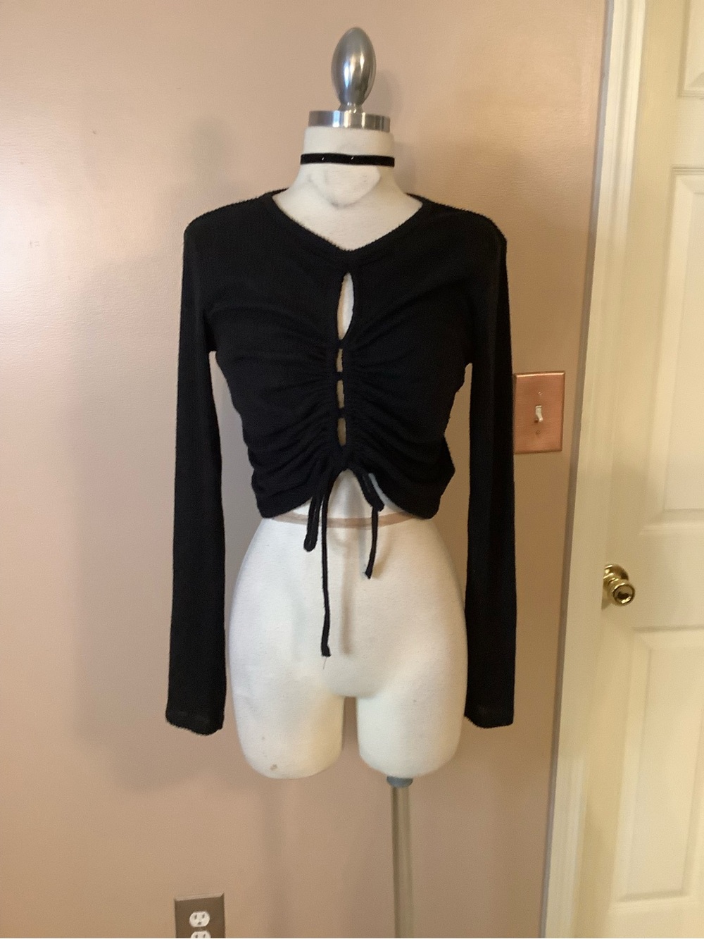 wild fable Black Ruched Tie-Front Long Sleeve Crop top Medium